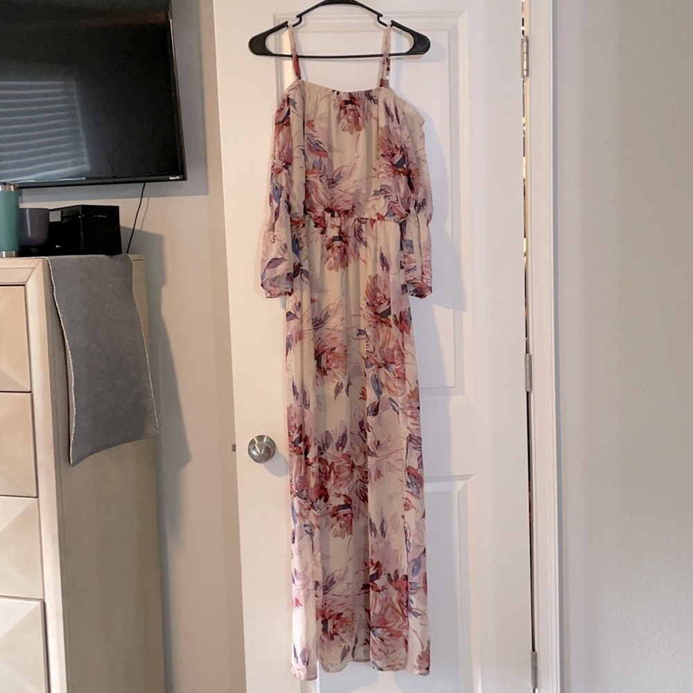 Flowing off-the shoulder Boho As You Wish dress, size small